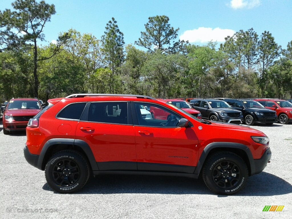 2019 Cherokee Trailhawk 4x4 - Firecracker Red / Black photo #6