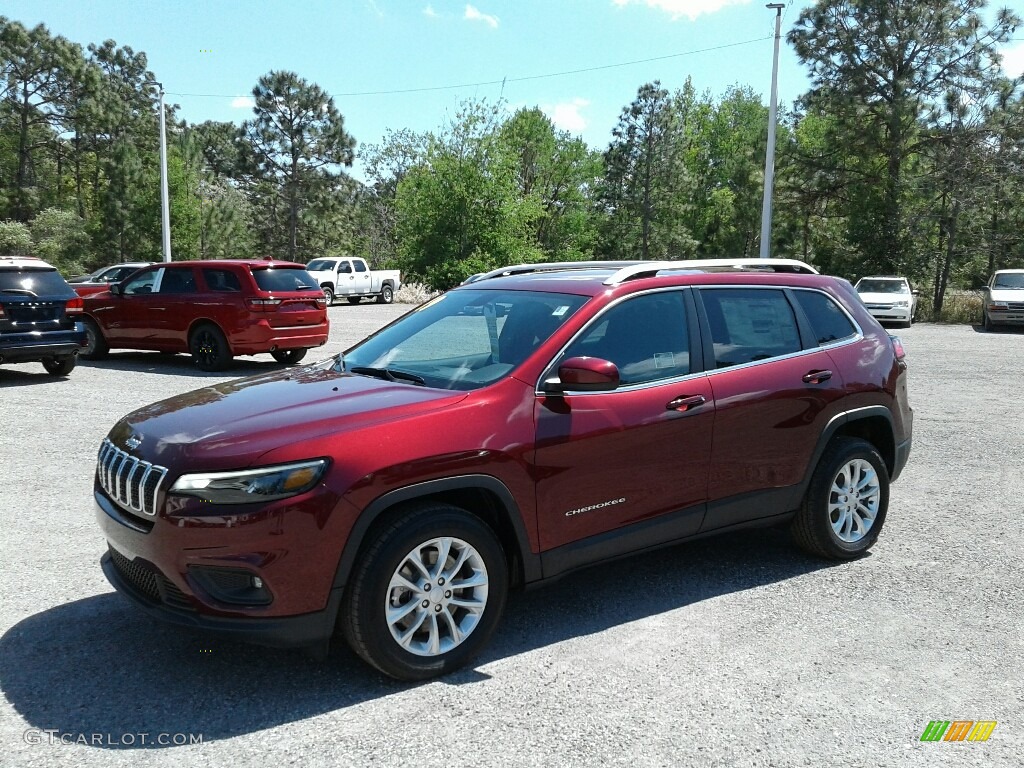 2019 Cherokee Latitude - Velvet Red Pearl / Black photo #1