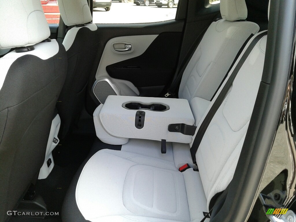 2018 Renegade Latitude - Black / Black photo #10