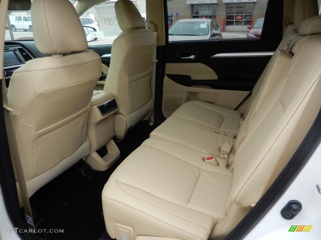 2018 Highlander XLE AWD - Blizzard White Pearl / Almond photo #4