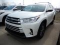 2018 Blizzard White Pearl Toyota Highlander XLE AWD  photo #1