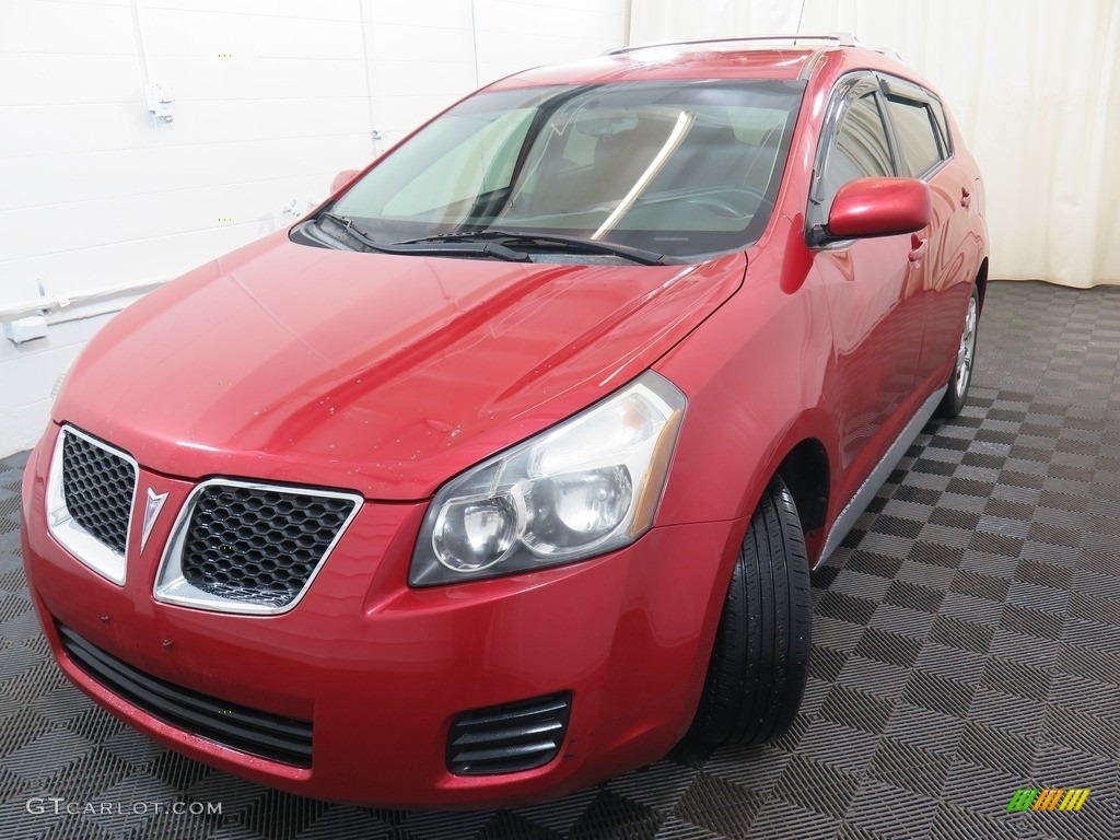 2009 Vibe 2.4 AWD - Red Hot Metallic / Ebony photo #6