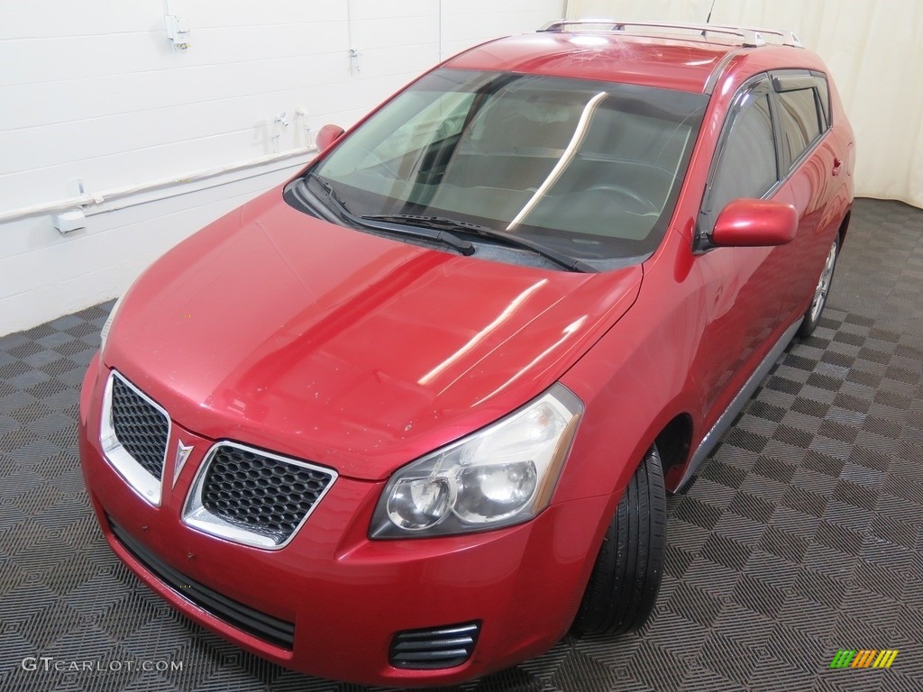 2009 Vibe 2.4 AWD - Red Hot Metallic / Ebony photo #7