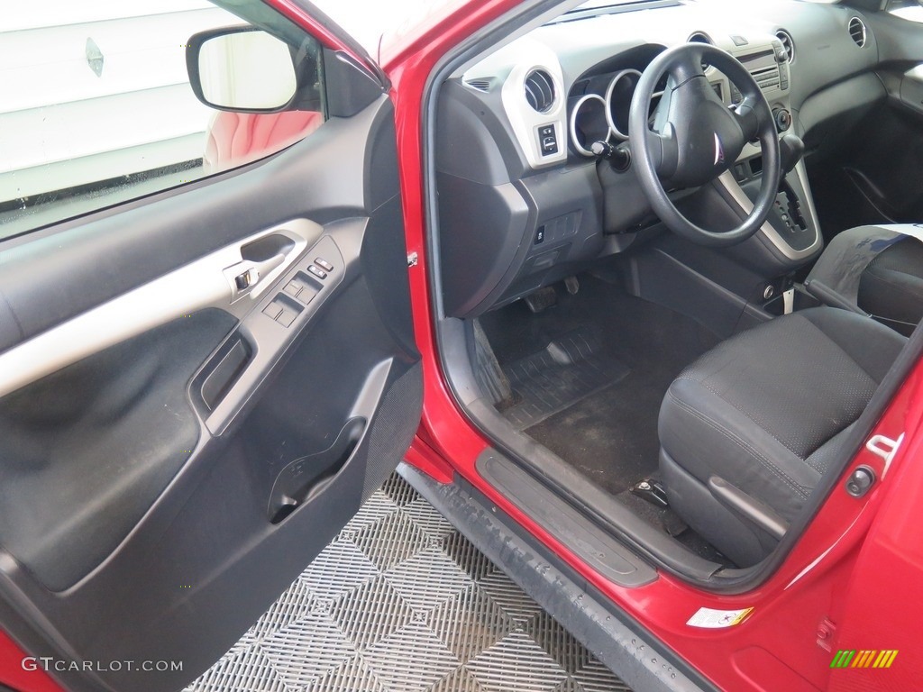 2009 Vibe 2.4 AWD - Red Hot Metallic / Ebony photo #29