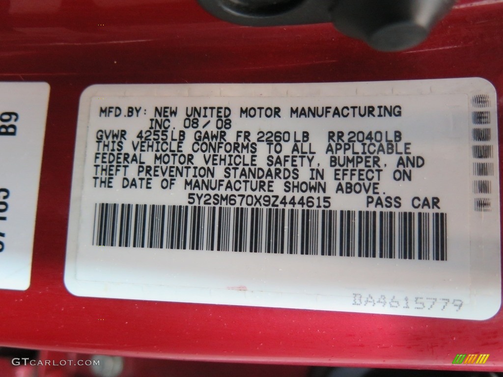 2009 Vibe 2.4 AWD - Red Hot Metallic / Ebony photo #38