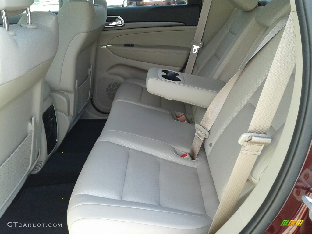 2018 Grand Cherokee Laredo - Velvet Red Pearl / Black/Light Frost Beige photo #10