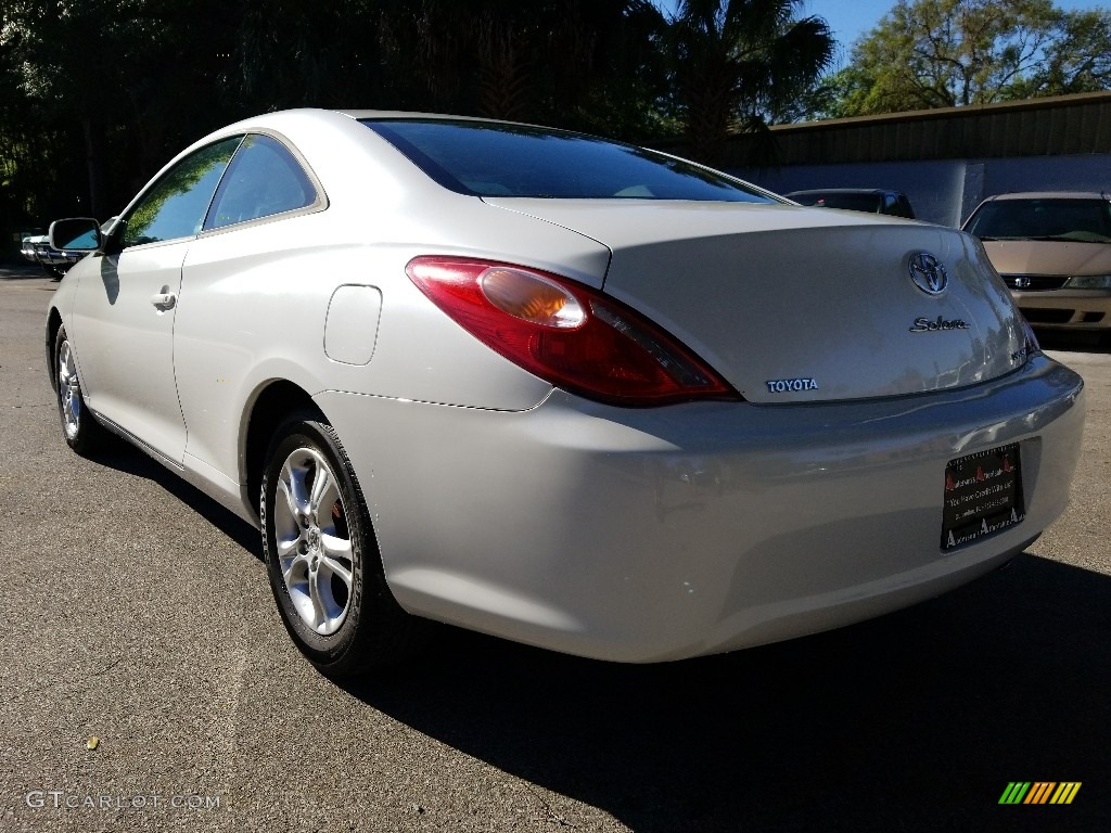 2005 Solara SE V6 Coupe - Arctic Frost Pearl White / Dark Stone photo #5