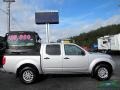 2017 Brilliant Silver Nissan Frontier SV Crew Cab 4x4  photo #6
