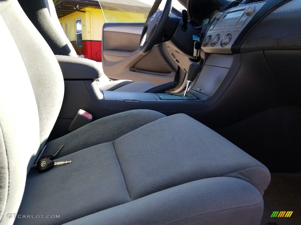 2005 Solara SE V6 Coupe - Arctic Frost Pearl White / Dark Stone photo #16