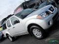 2017 Brilliant Silver Nissan Frontier SV Crew Cab 4x4  photo #31