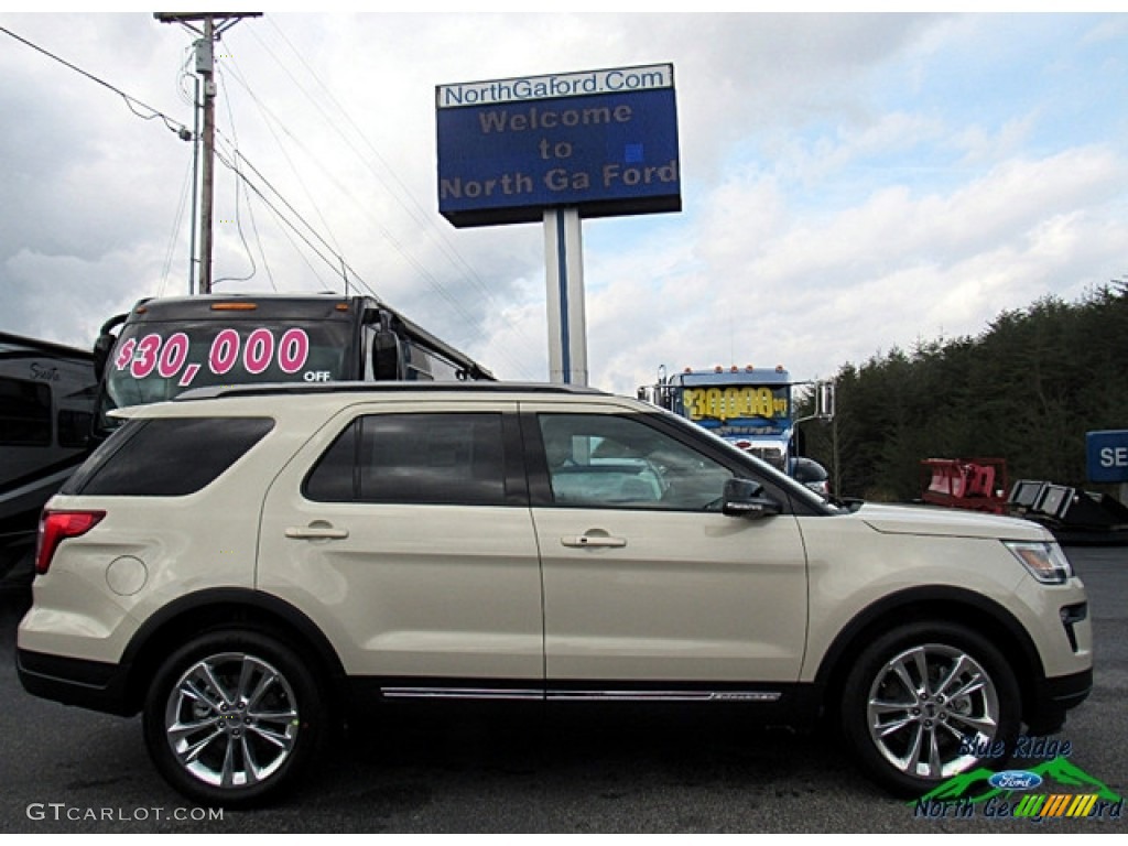2018 Explorer XLT - Platinum Dune / Medium Stone photo #7