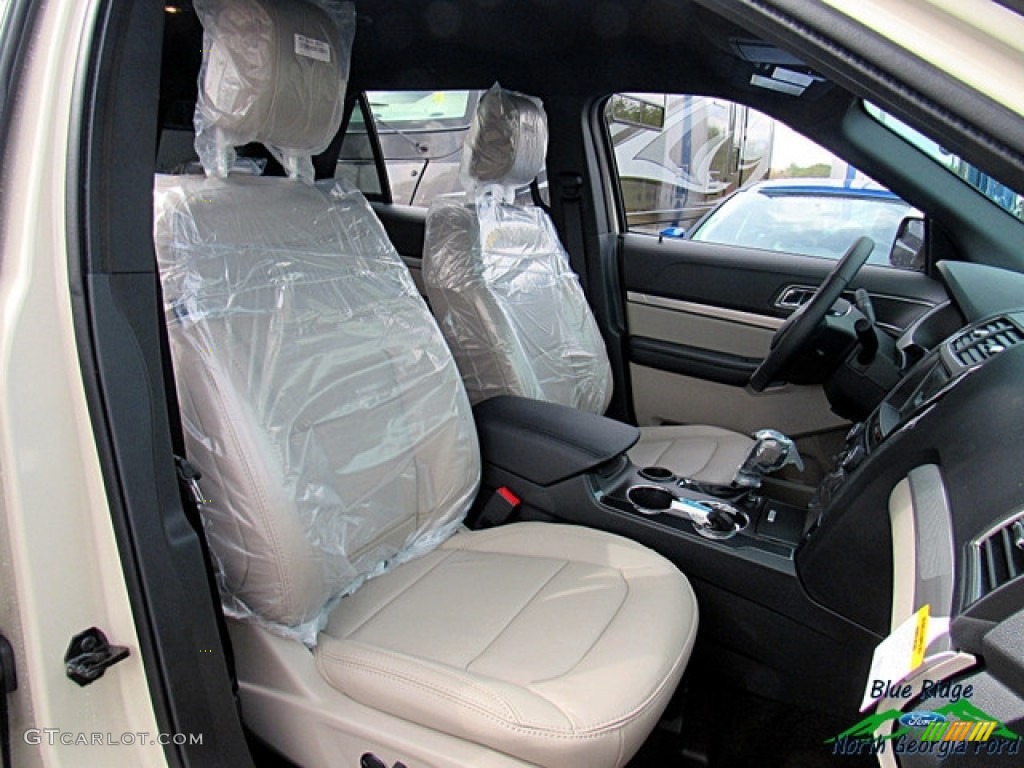 2018 Explorer XLT - Platinum Dune / Medium Stone photo #12