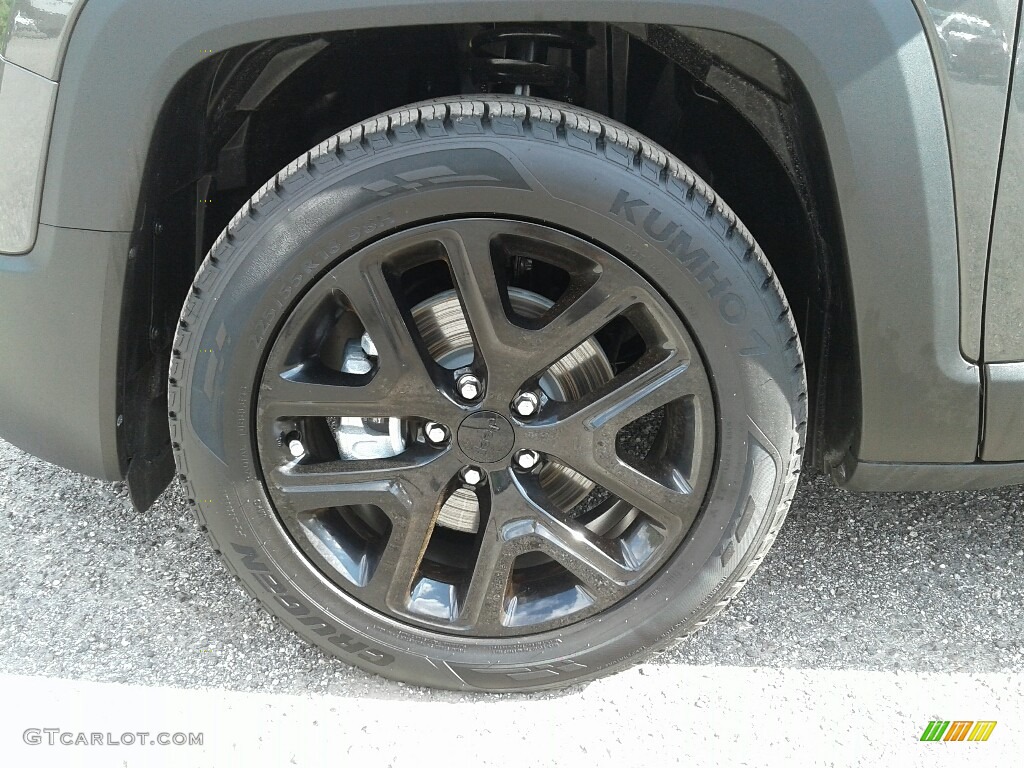 2018 Renegade Altitude - Granite Crystal Metallic / Black photo #20