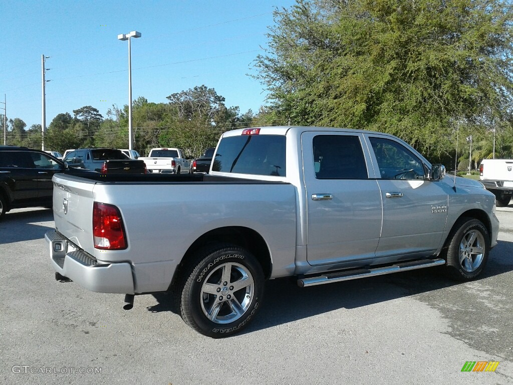 2018 1500 Express Crew Cab - Bright Silver Metallic / Black/Diesel Gray photo #5