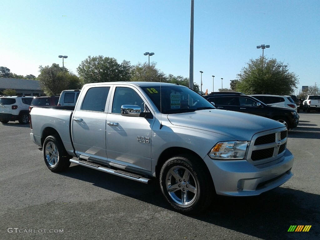 2018 1500 Express Crew Cab - Bright Silver Metallic / Black/Diesel Gray photo #7