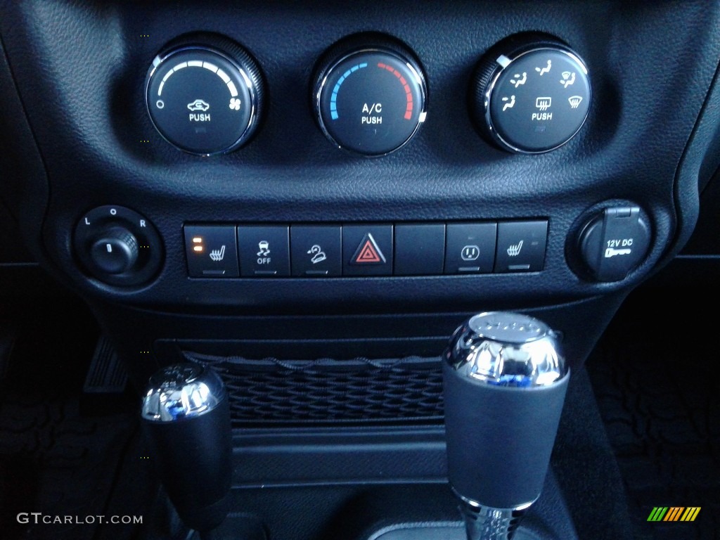 2018 Wrangler Freedom Edition 4x4 - Gobi / Black photo #22
