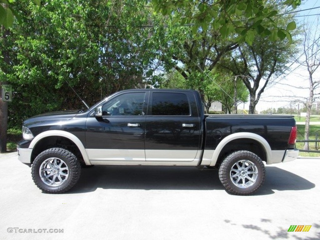 2009 Ram 1500 Laramie Crew Cab 4x4 - Brilliant Black Crystal Pearl / Dark Slate Gray photo #12