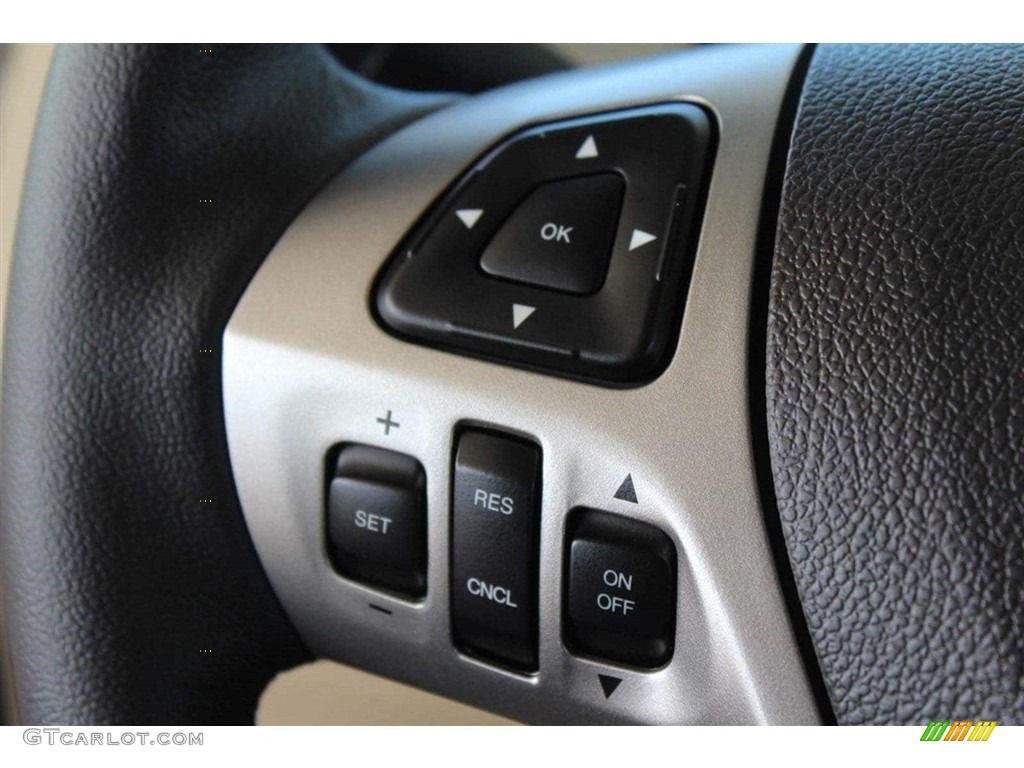 2018 Ford Taurus SEL Controls Photo #126177999