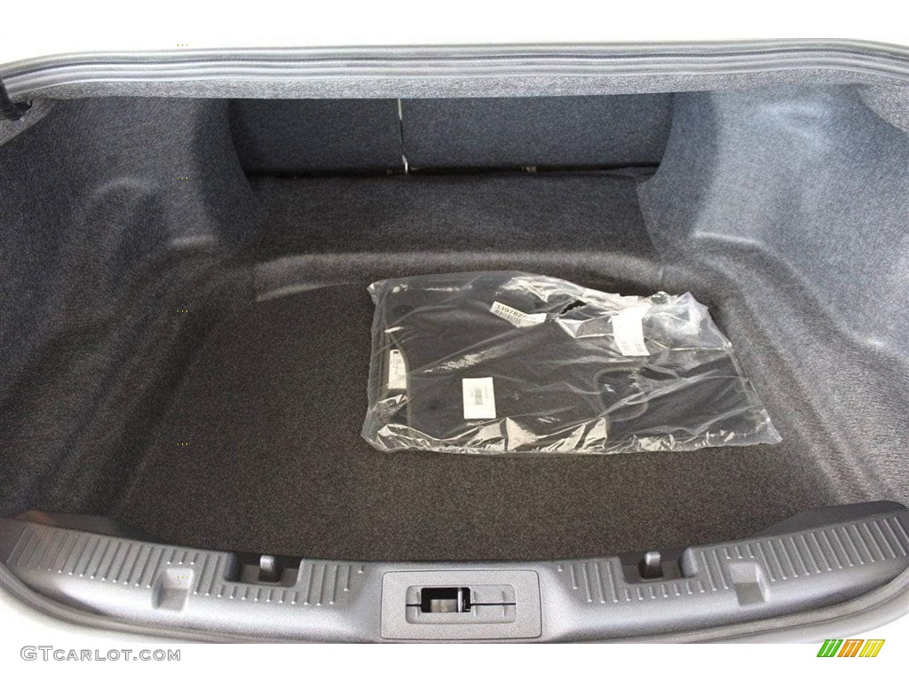 2018 Ford Taurus SEL Trunk Photo #126178118