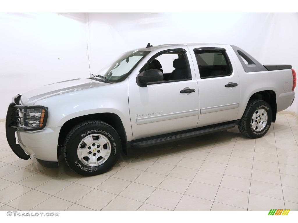 2010 Avalanche LS 4x4 - Sheer Silver Metallic / Ebony photo #3