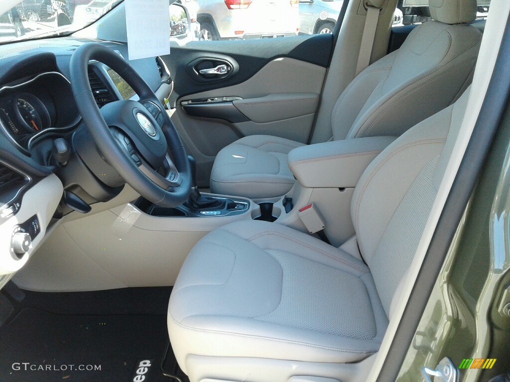 Black/Light Frost Beige Interior 2019 Jeep Cherokee Latitude Photo #126179277