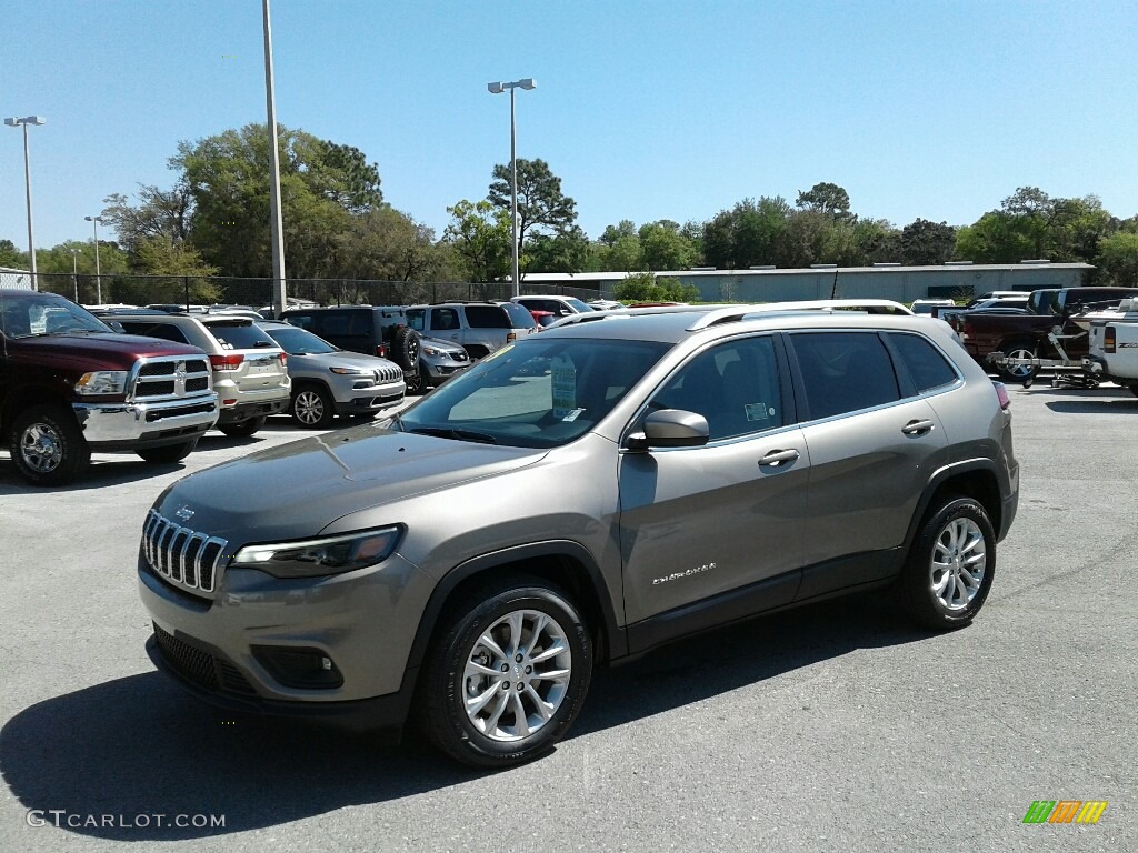 2019 Cherokee Latitude - Light Brownstone Pearl / Black/Light Frost Beige photo #1