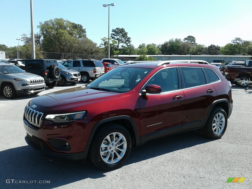 2019 Cherokee Latitude - Velvet Red Pearl / Black/Light Frost Beige photo #1