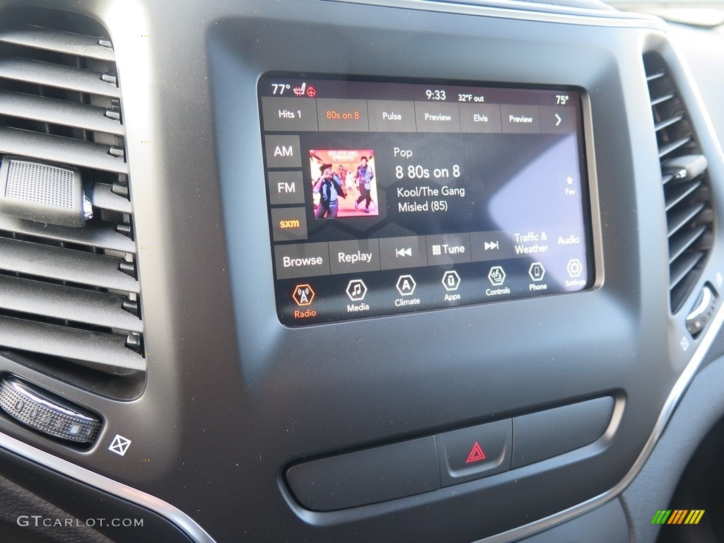2019 Jeep Cherokee Latitude Plus 4x4 Controls Photo #126183048