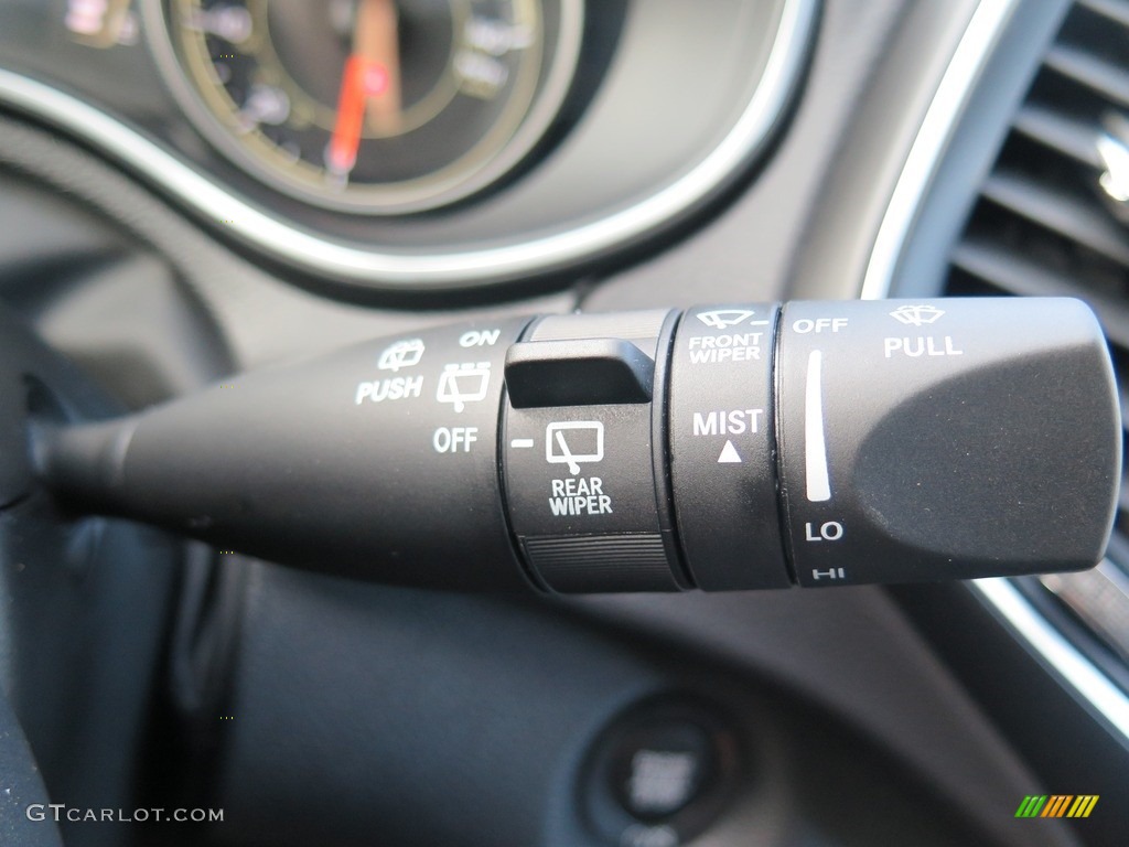 2019 Jeep Cherokee Latitude Plus 4x4 Controls Photo #126183096