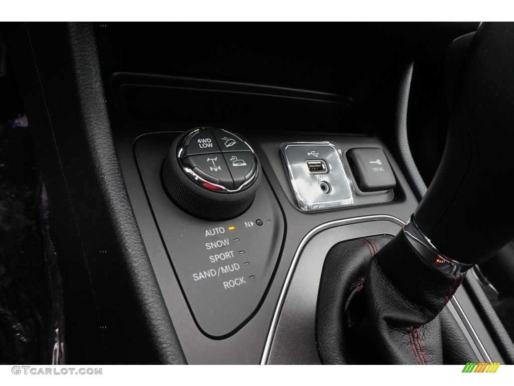 2019 Jeep Cherokee Trailhawk Elite 4x4 Controls Photo #126187034