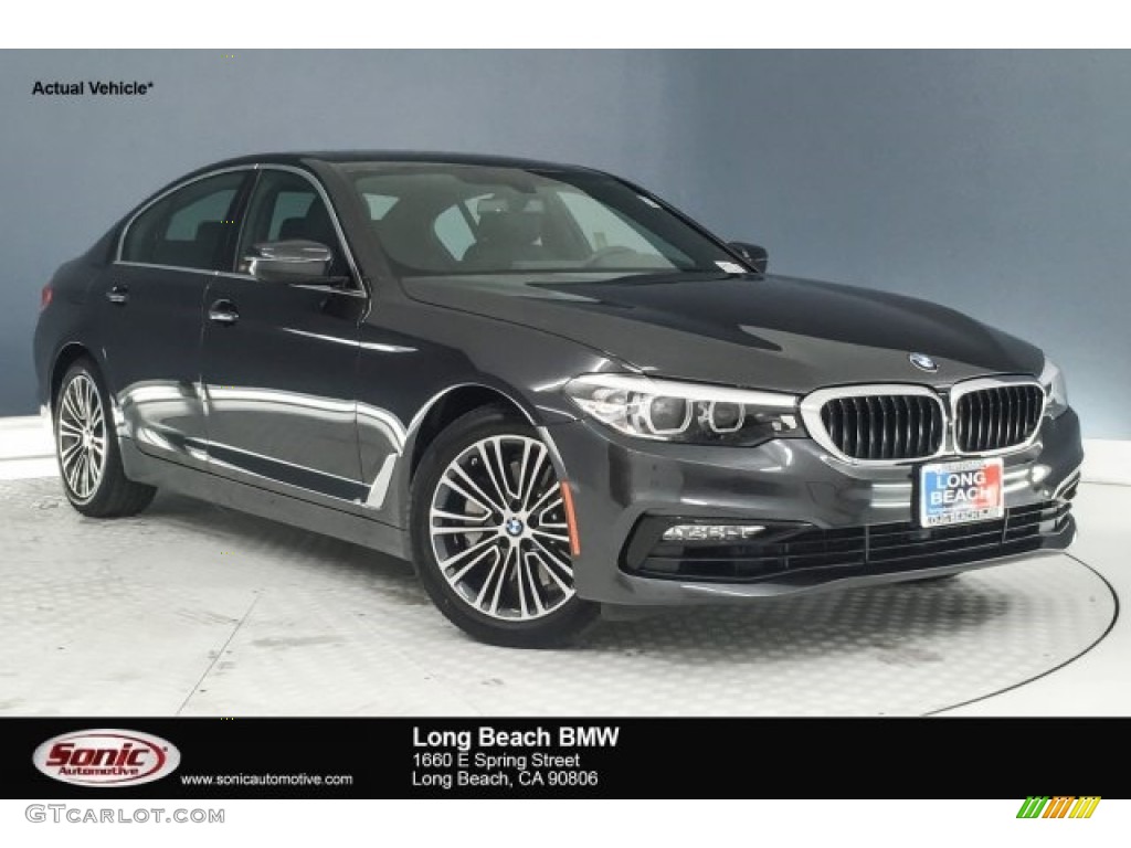 2018 5 Series 530i Sedan - Black Sapphire Metallic / Black photo #1