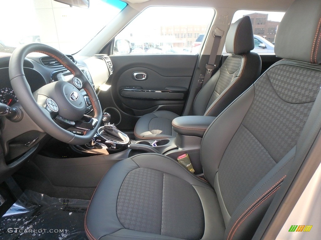 2018 Kia Soul ! Front Seat Photo #126196058