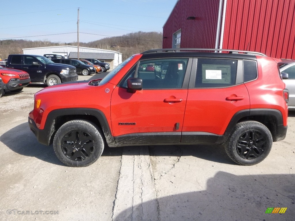 2018 Renegade Trailhawk 4x4 - Colorado Red / Black photo #2