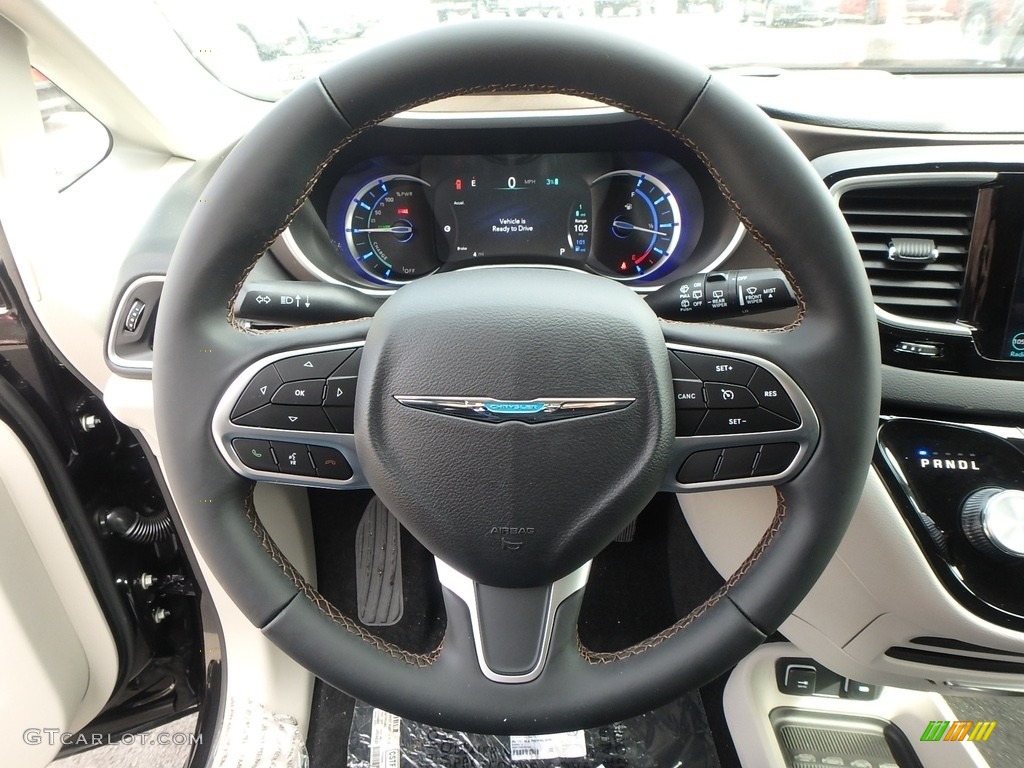 2018 Chrysler Pacifica Touring L Steering Wheel Photos