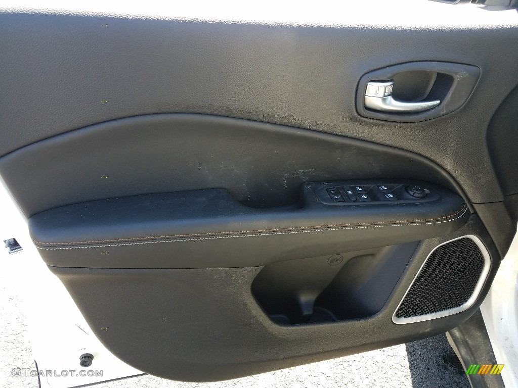 2018 Compass Latitude 4x4 - White / Black photo #6