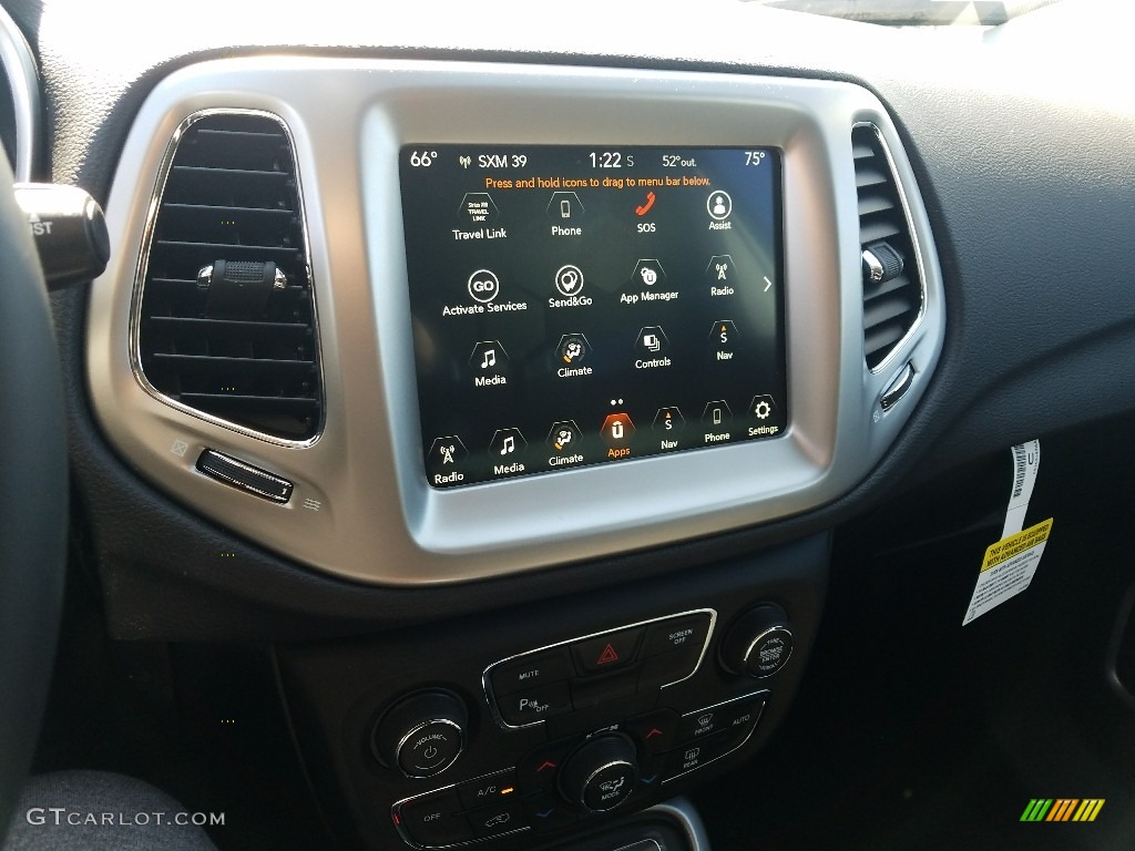 2018 Compass Latitude 4x4 - White / Black photo #10