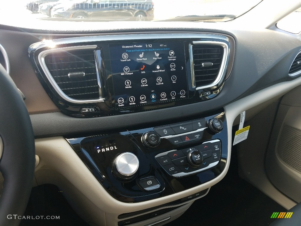 2018 Pacifica Touring L Plus - Granite Crystal Metallic / Black/Alloy photo #10