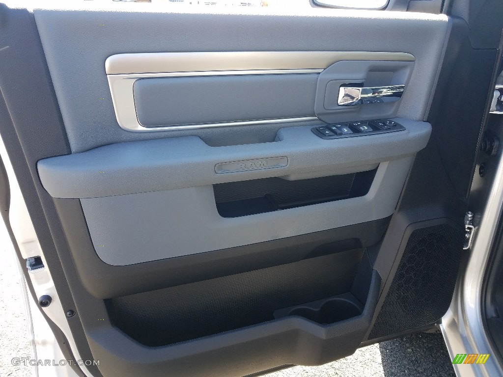 2018 1500 Big Horn Crew Cab 4x4 - Bright Silver Metallic / Black/Diesel Gray photo #6