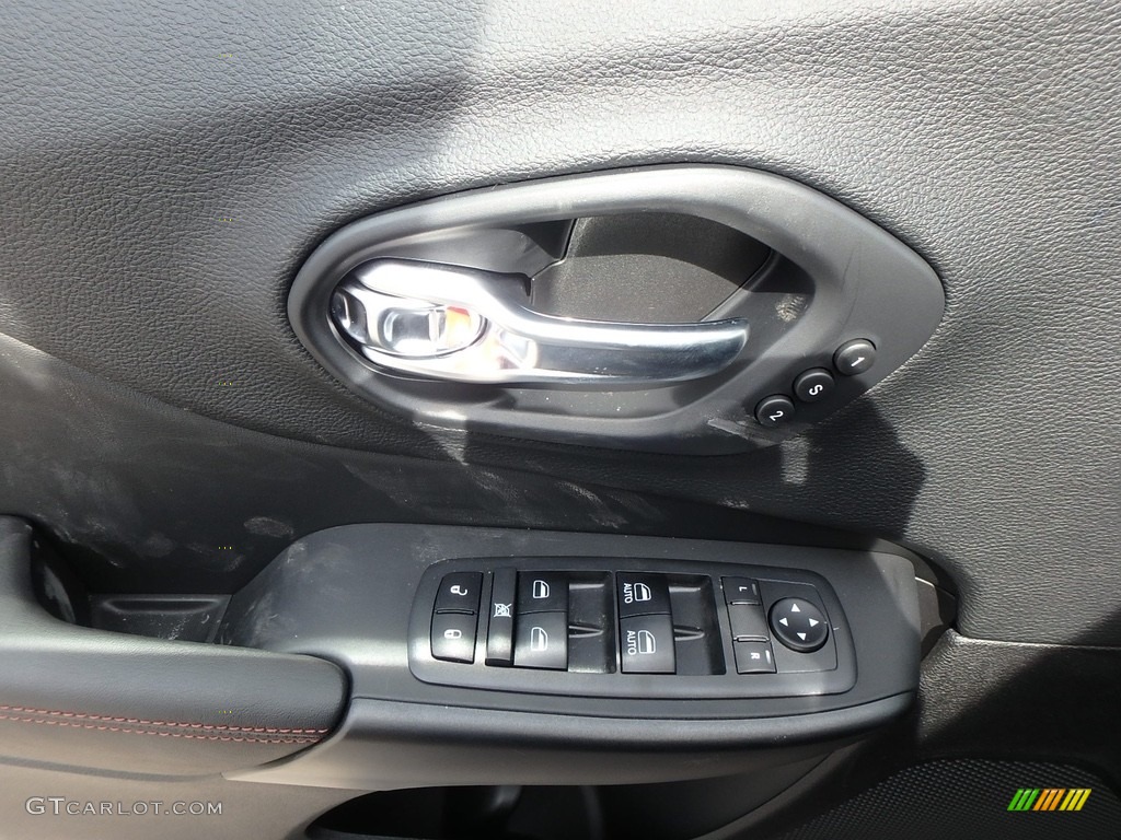 2019 Jeep Cherokee Trailhawk Elite 4x4 Controls Photo #126227023