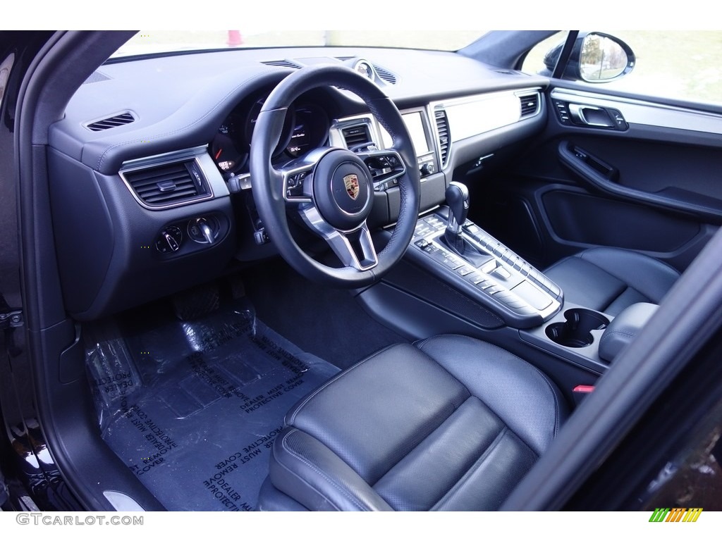 Black Interior 2016 Porsche Macan Turbo Photo #126232728