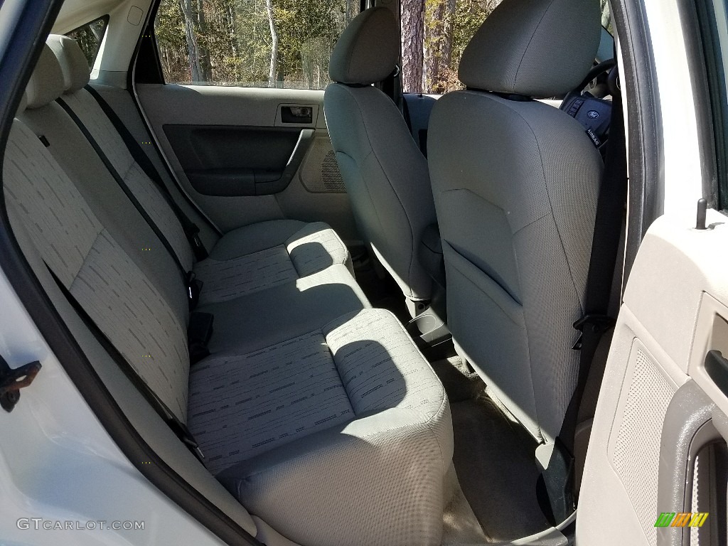 2010 Focus SE Sedan - White Suede / Medium Stone photo #13
