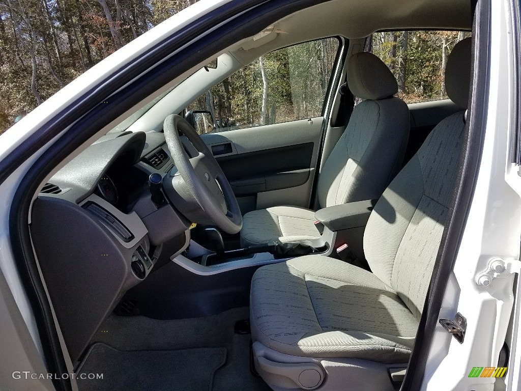 2010 Focus SE Sedan - White Suede / Medium Stone photo #20