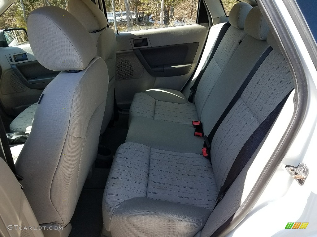 2010 Focus SE Sedan - White Suede / Medium Stone photo #22