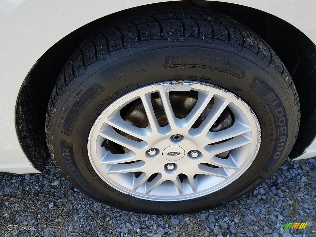 2010 Focus SE Sedan - White Suede / Medium Stone photo #27