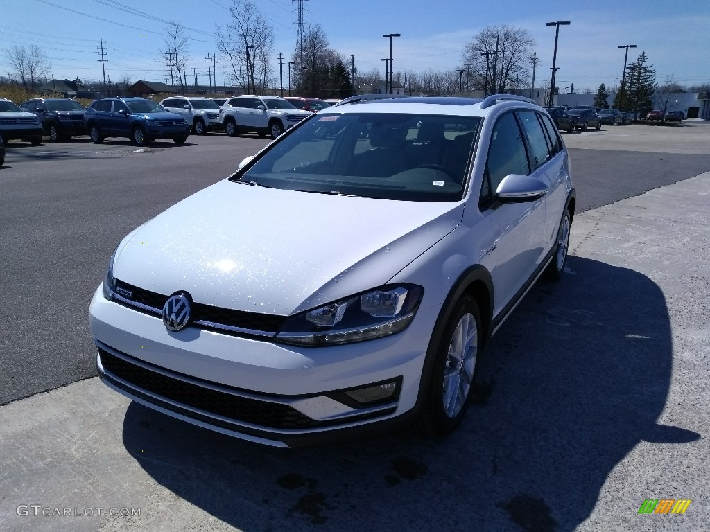 Pure White 2018 Volkswagen Golf Alltrack SE 4Motion Exterior Photo #126240016