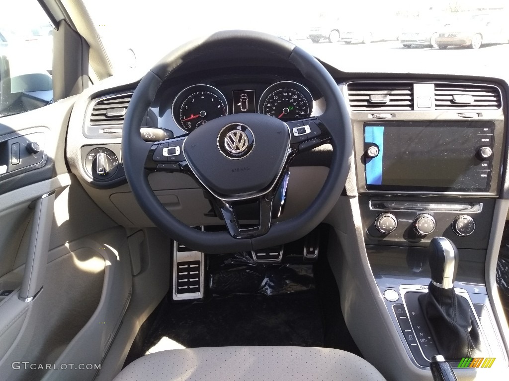 2018 Volkswagen Golf Alltrack SE 4Motion Beige Dashboard Photo #126240062