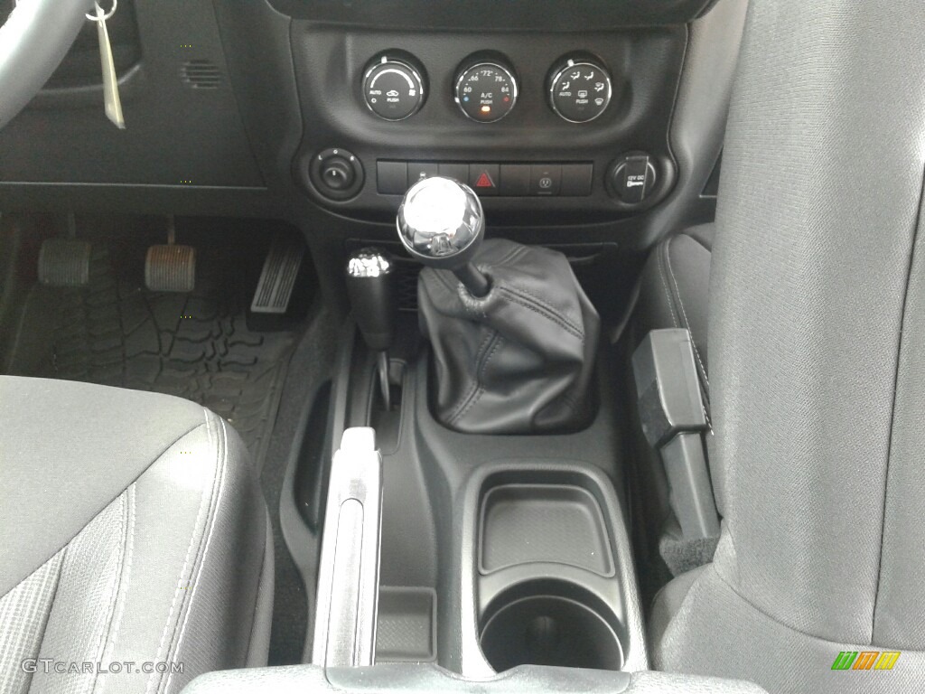 2018 Jeep Wrangler Rubicon 4x4 5 Speed Automatic Transmission Photo #126241209