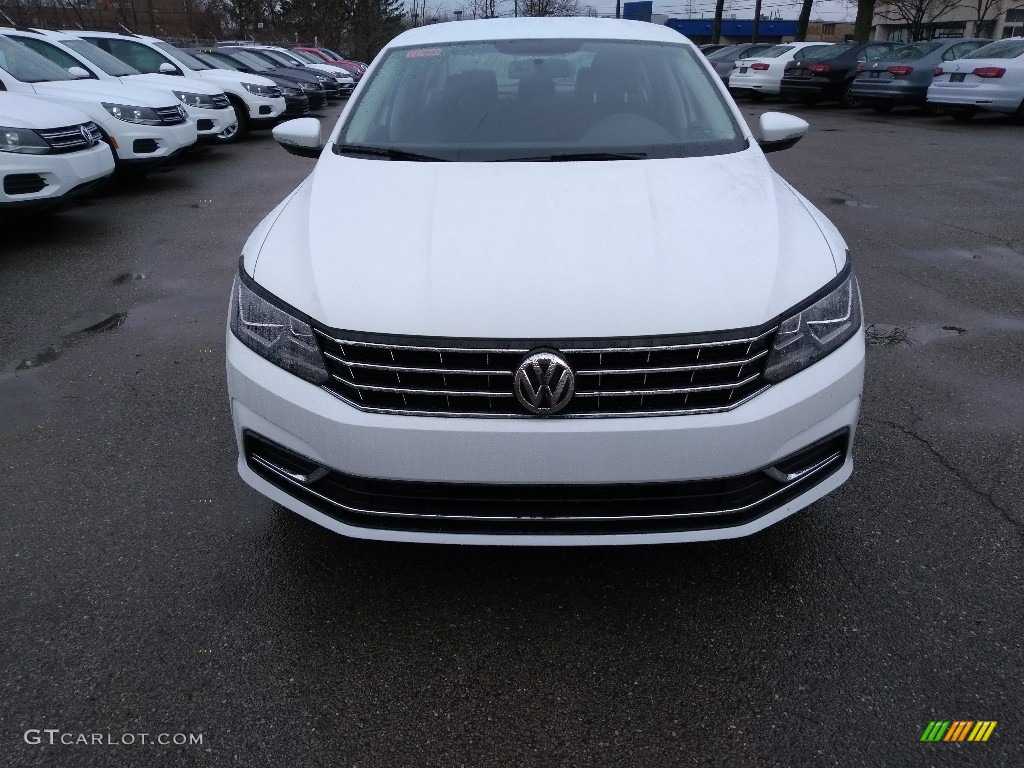 2018 Passat S - Pure White / Titan Black photo #1