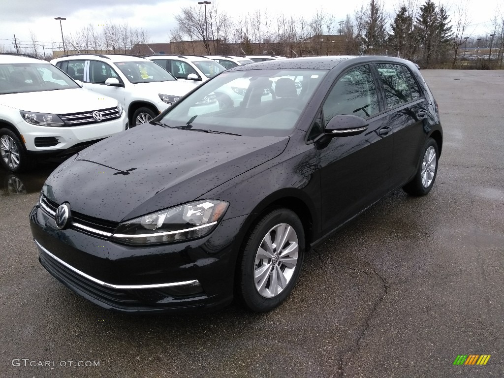 2018 Volkswagen Golf SE Exterior Photos