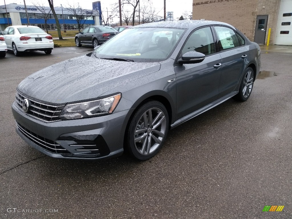 Platinum Gray Metallic 2018 Volkswagen Passat R-Line Exterior Photo #126252688